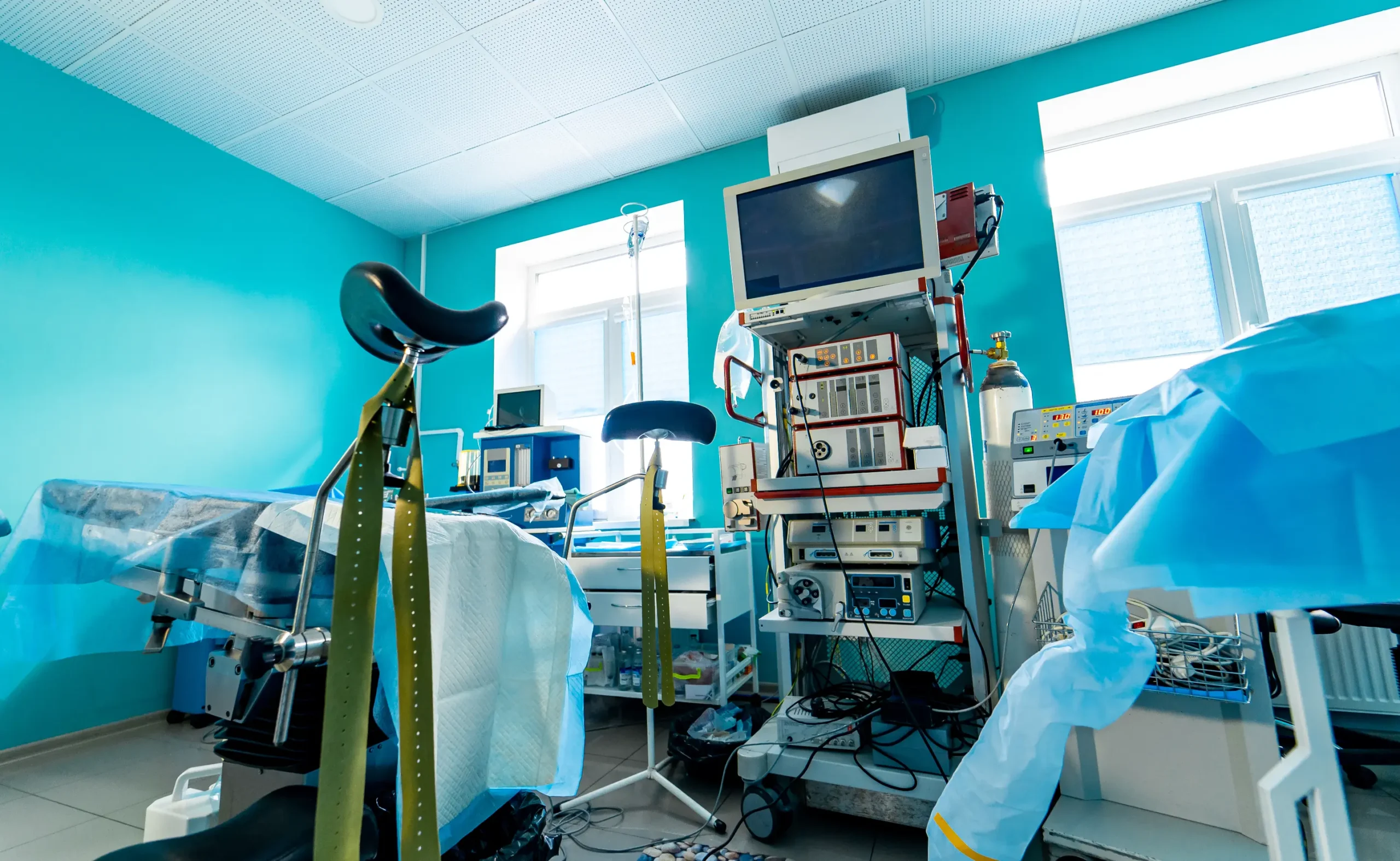 healthcare-recovery-professional-medical-equipment-emergency-modern-medicine-health-treatment